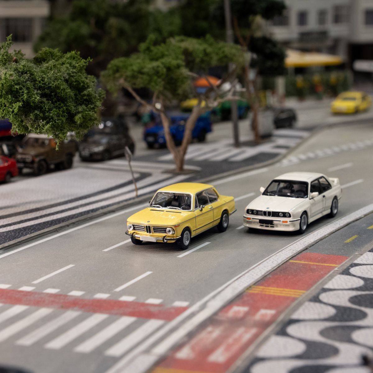 2002微型車1:64
