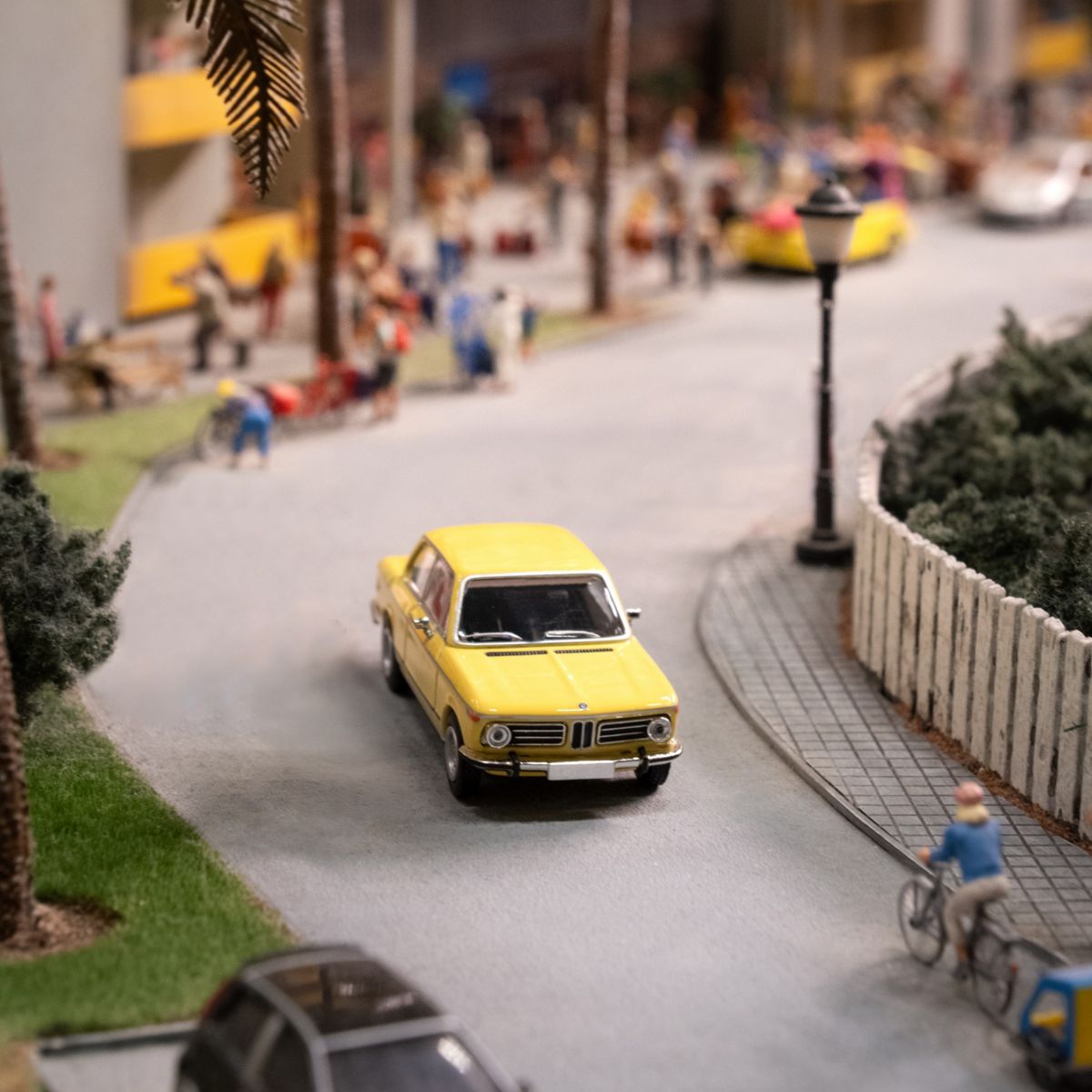 2002微型車1:64