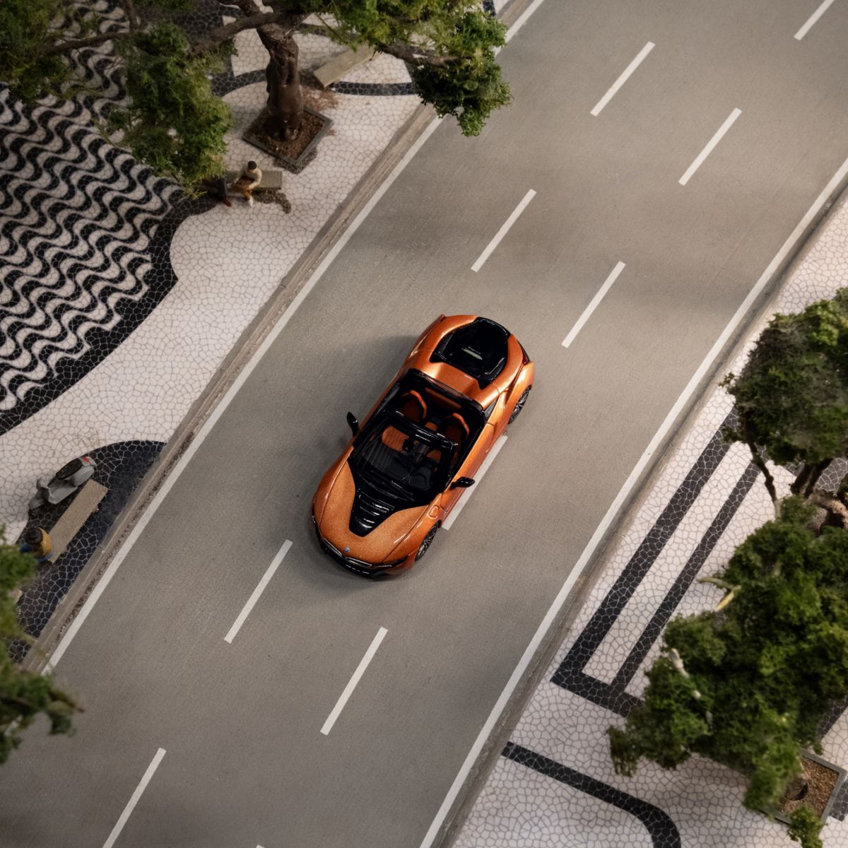 i8 Roadster微型車1:64