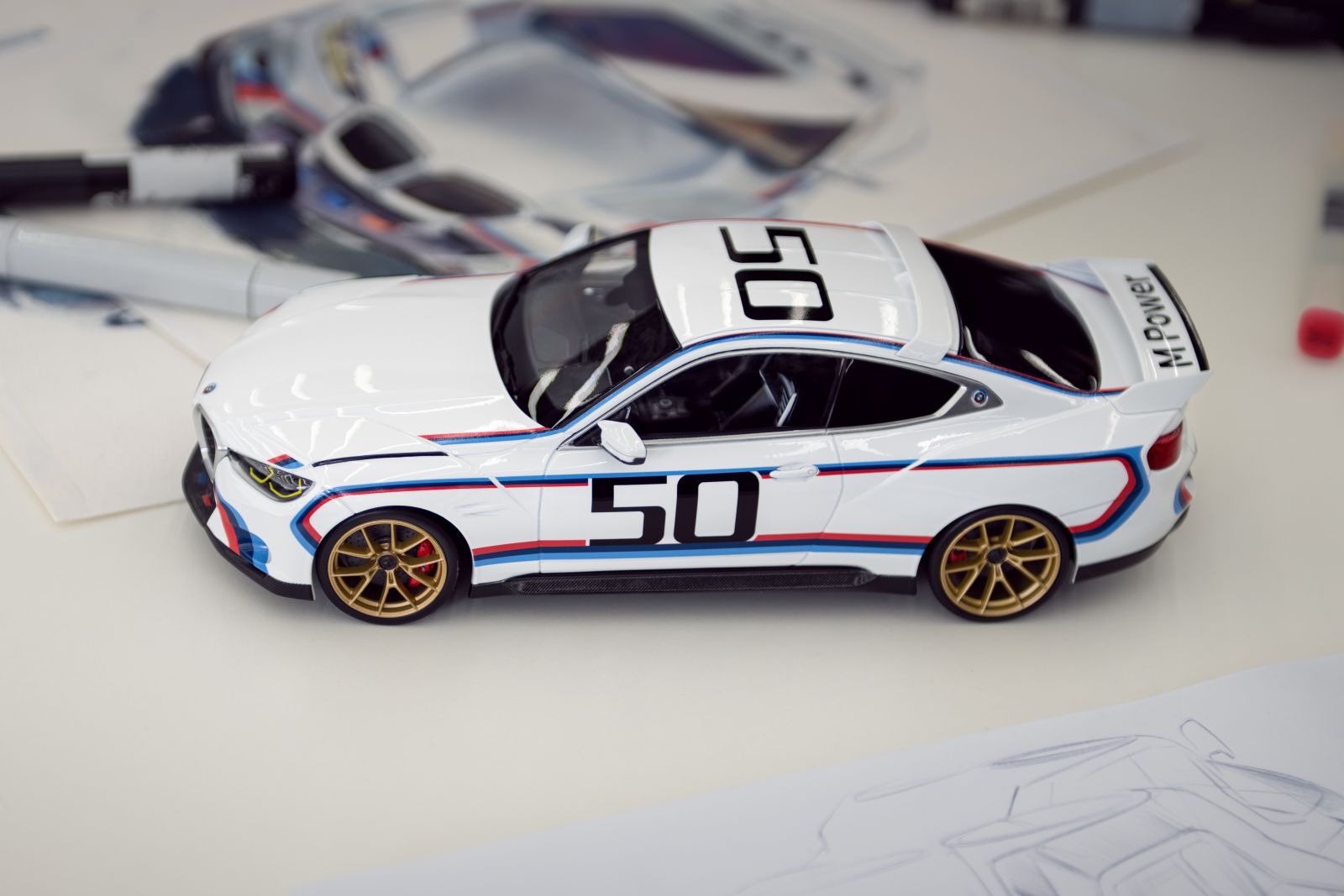 BMW 3.0 CSL 50週年模型車1:18