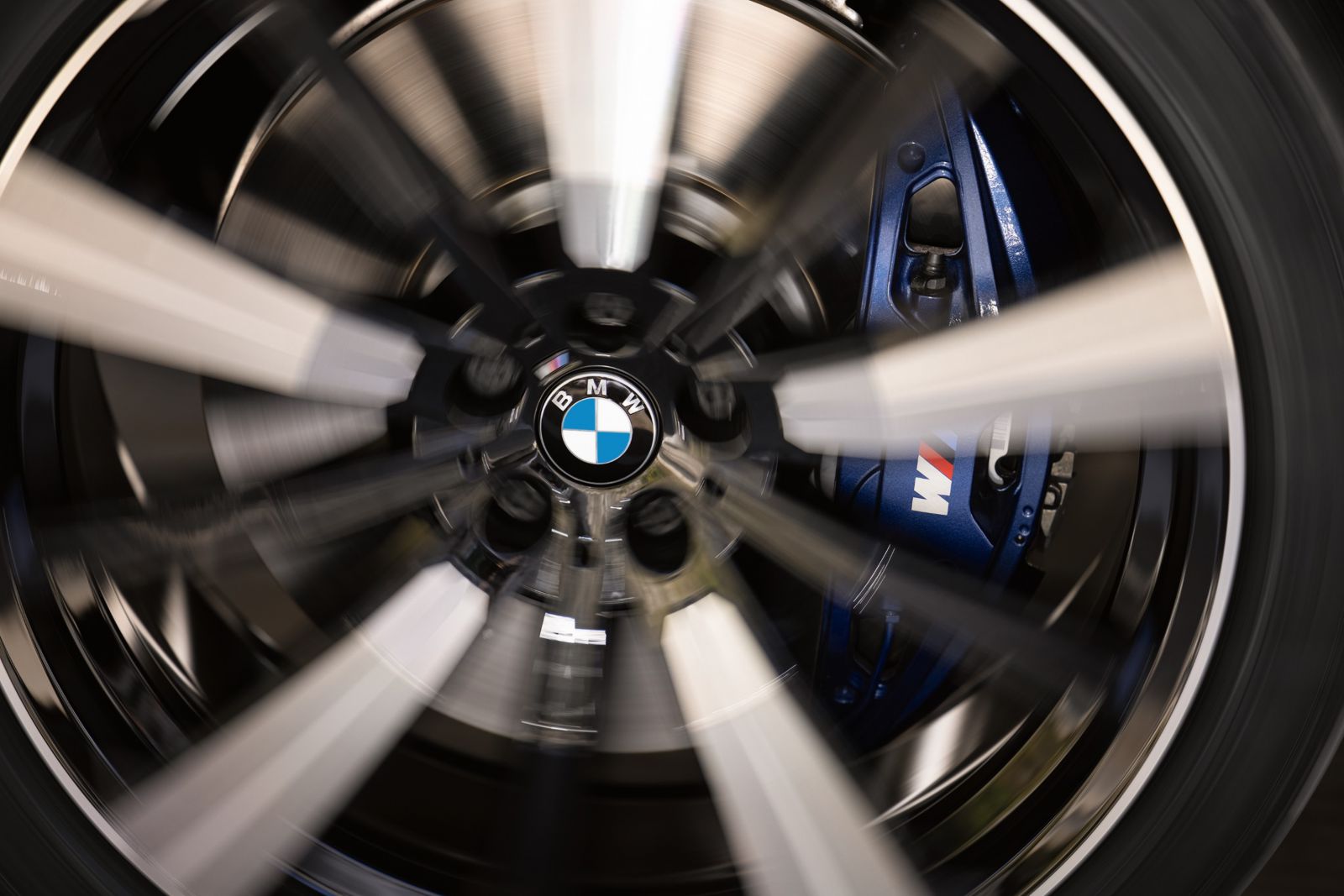 BMW 懸浮定軸輪圈中心蓋組